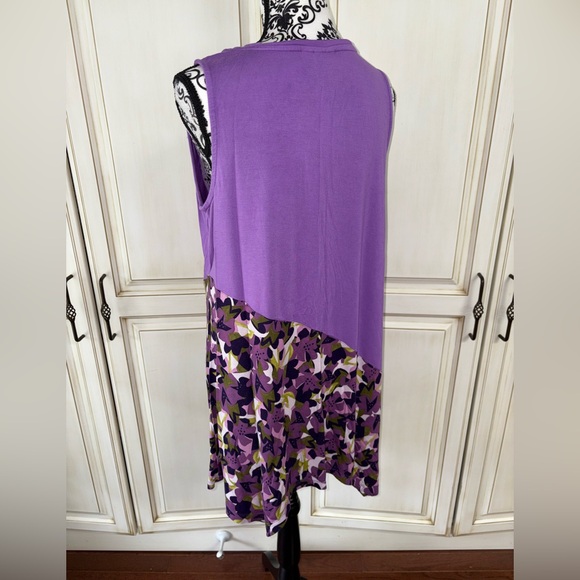 LOGO Layers Size Large Purple Tank Top with Diagonal Floral Design - Picture 9 of 13